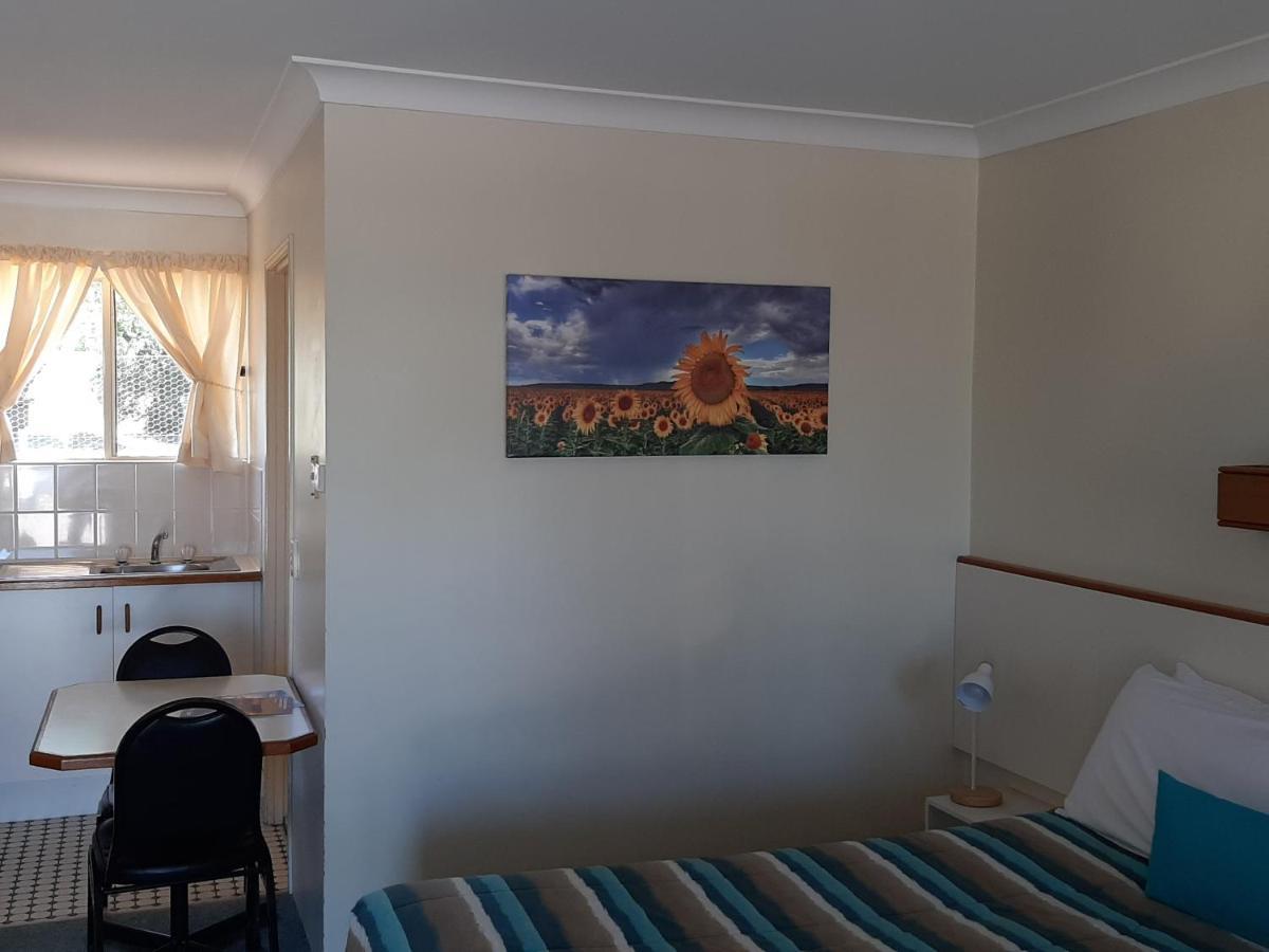 Country Rose Motel Warwick Eksteriør bilde